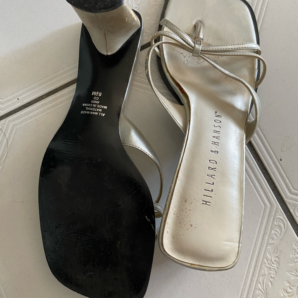 Hillard & Hanson Metallic Strappy Heels
